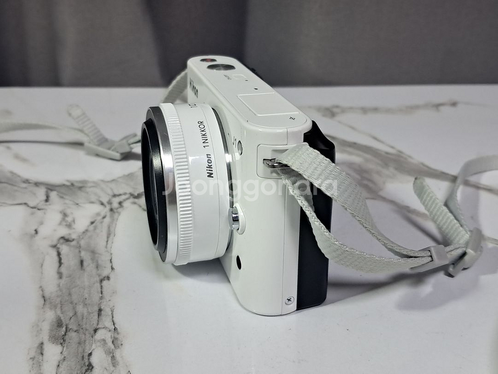 상태좋은 Nikon1 J1 미러리스 /10mm 렌즈--2