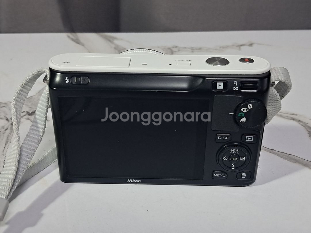 상태좋은 Nikon1 J1 미러리스 /10mm 렌즈--5