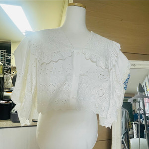 고걸 펀칭블라우스