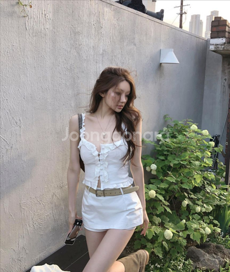 플립 스모어 러플 탑 화이트 아이보리 크롭 프릴 콩단추--1