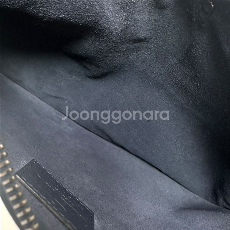 (정품)발렌티노 블랙 카프스킨 락스터드 은장 클러치백--6