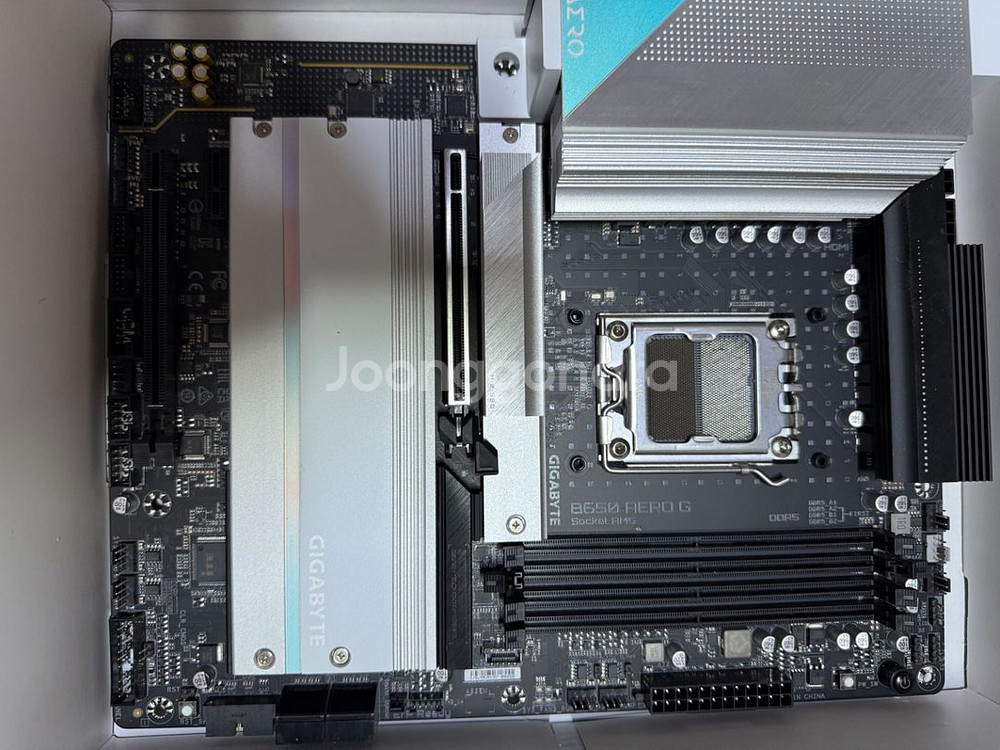 기가바이트 B650 AERO G 메인보드(amd)--1