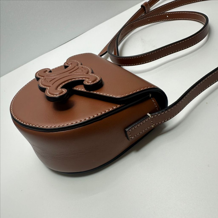 (정품)셀린느 트라이엄프 퀴리 미니 베사체 크로스백 이미지