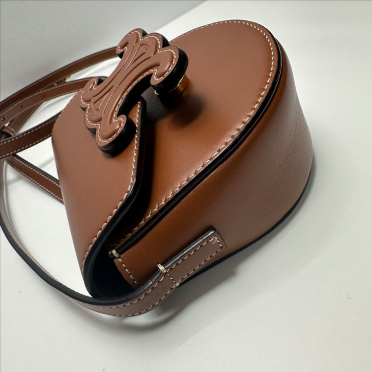 (정품)셀린느 트라이엄프 퀴리 미니 베사체 크로스백 이미지