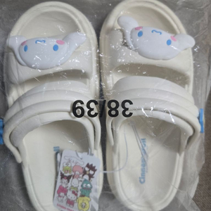 산리오 시나모롤250mm 샌들 팔아요~