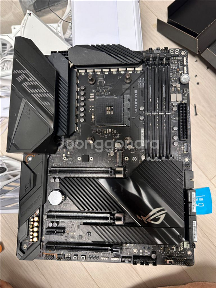 asus x570다크히어로 팔아요--0