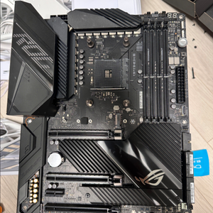 asus x570다크히어로 팔아요
