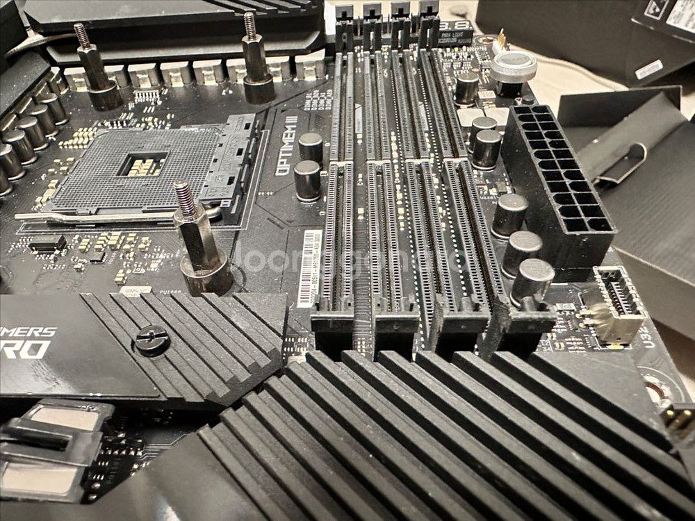 asus x570다크히어로 팔아요--4