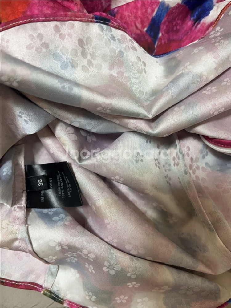 이자벨마랑 손담비 언발 블라우스/ 자크뮈스/ 쟈딕--3