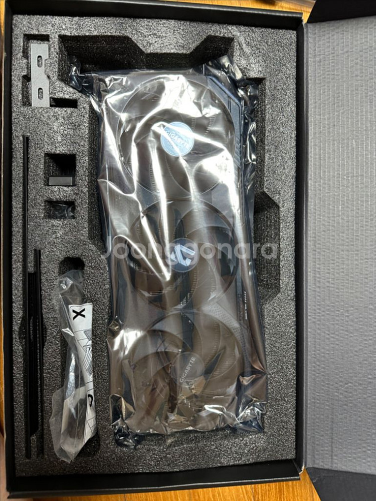 그래픽카드 RTX 5080 게이밍OC 팝니다--3