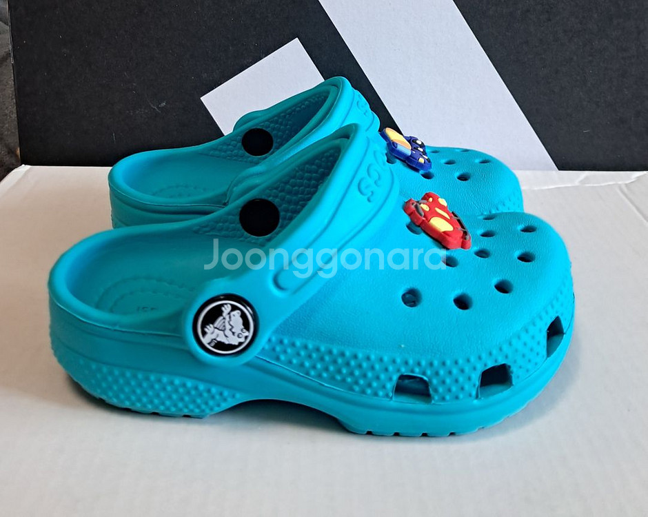 크록스c7 140 <거의 새거>지비츠포함 클래식클로그--3