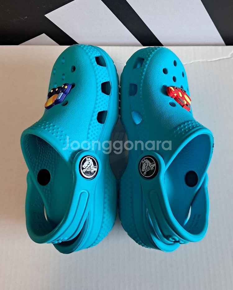 크록스c7 140 <거의 새거>지비츠포함 클래식클로그--6