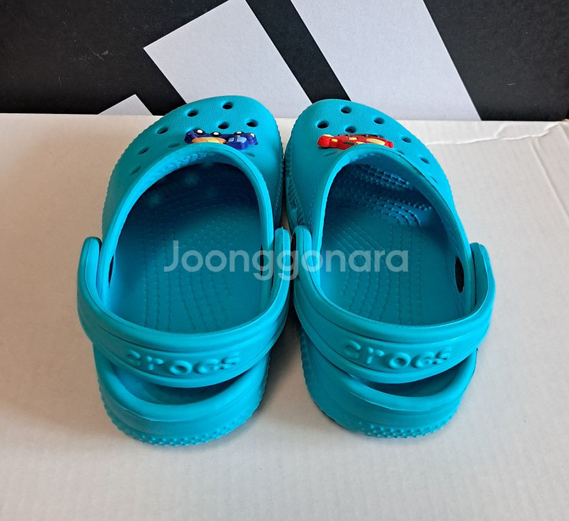 크록스c7 140 <거의 새거>지비츠포함 클래식클로그--4