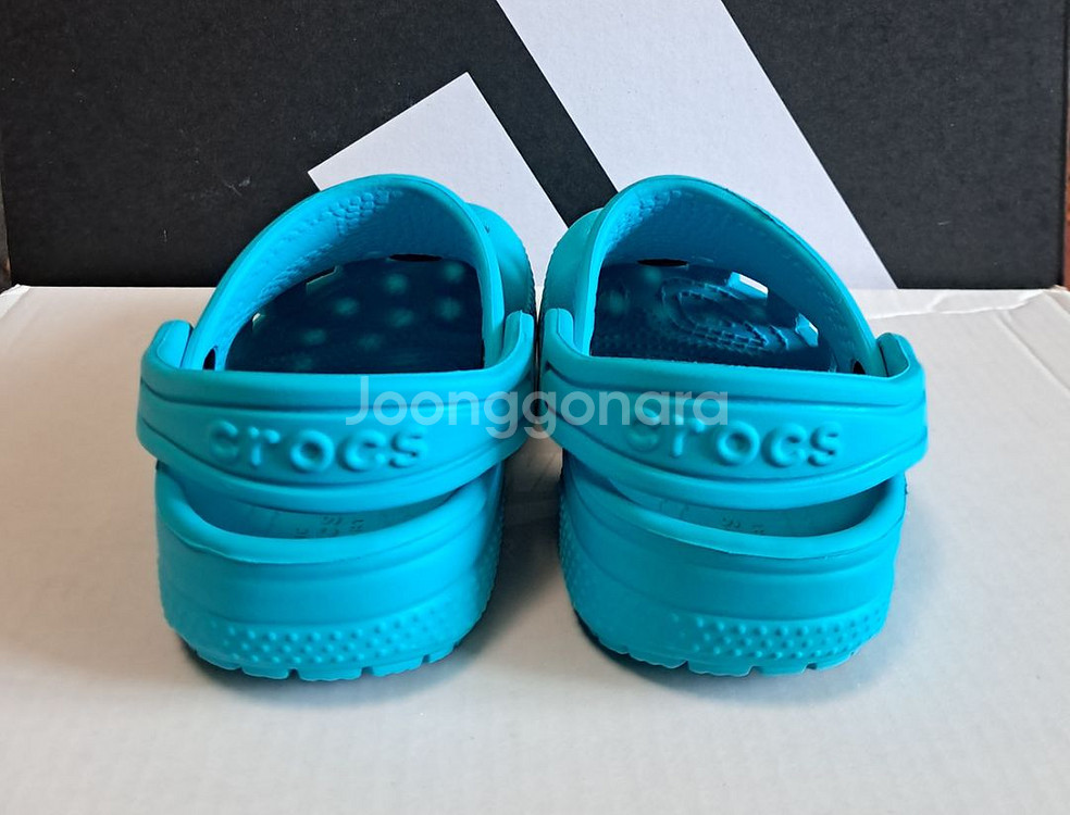 크록스c7 140 <거의 새거>지비츠포함 클래식클로그--5