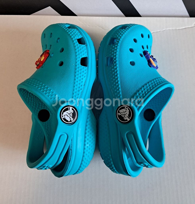 크록스c7 140 <거의 새거>지비츠포함 클래식클로그--7