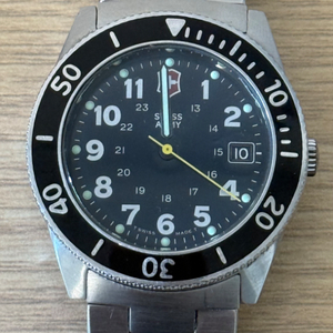 스위스 아미 Lancer 쿼츠 39mm 100m