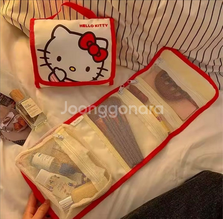 헬로키티 여행용 파우치--1