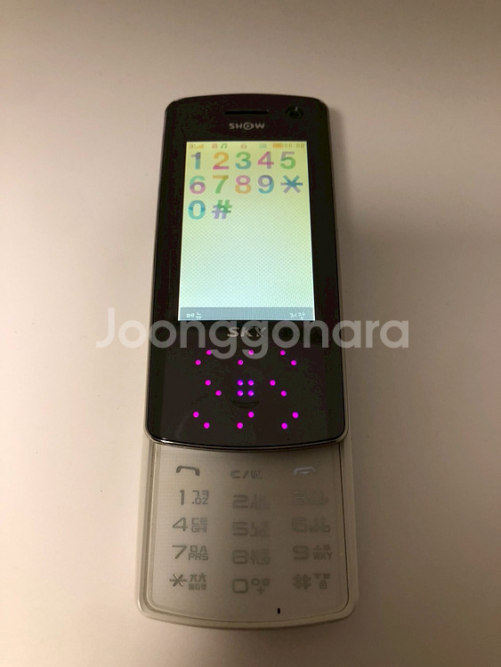 스카이 오마주폰(IM-U440K) 화이트 기기 판매--6