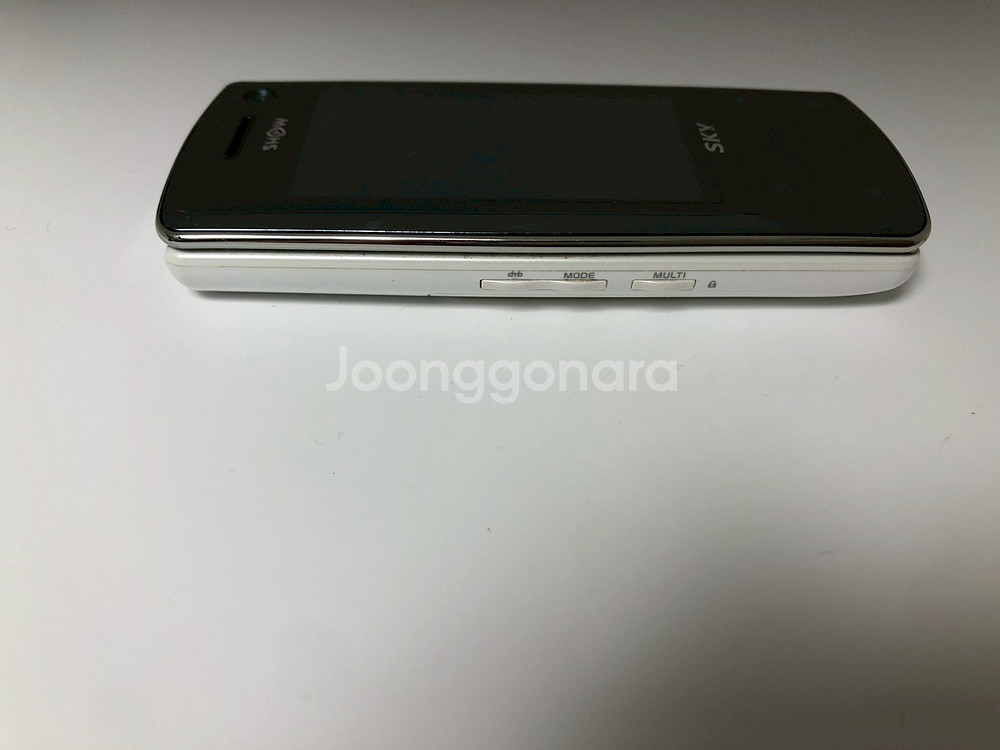 스카이 오마주폰(IM-U440K) 화이트 기기 판매--5