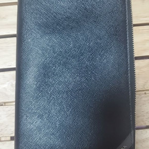 프라다블랙지퍼장지갑