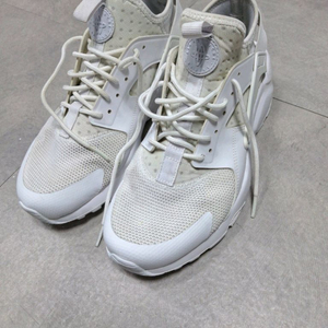 나이키 허라취 울트라 올흰 270