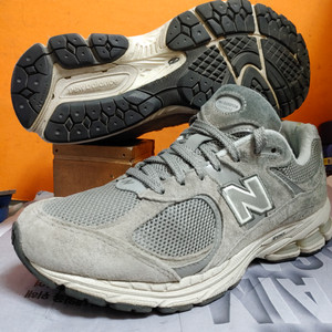 뉴발란스 2002R 그레이(US8.5표기265추천260