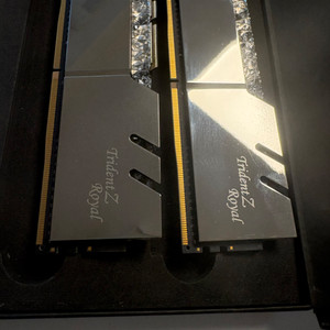 gskill ddr4 z로얄 튜닝램 16g