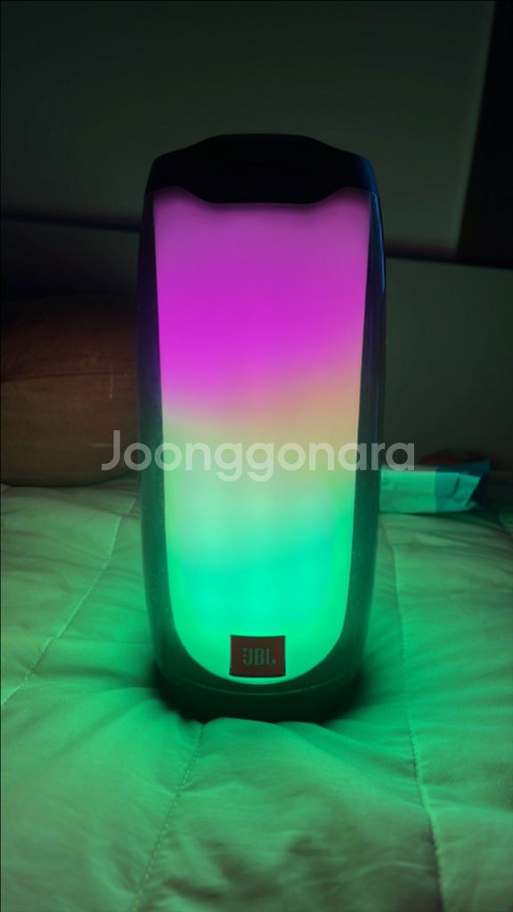 JBL 펄스4 블루투스 스피커 판매합니다 (거의 새것)--0