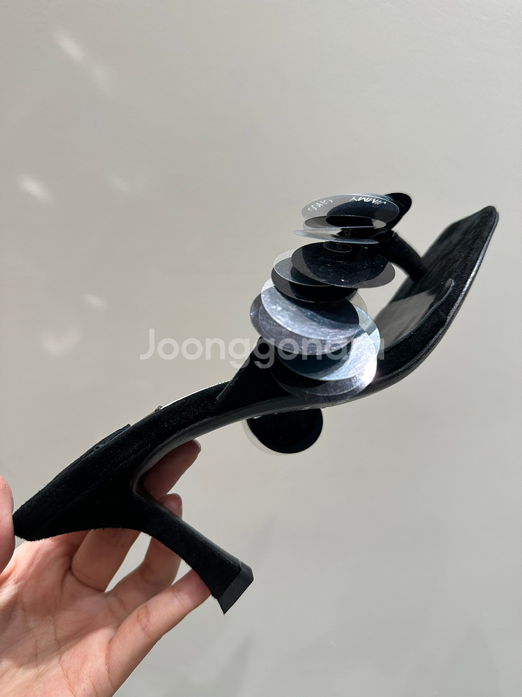 Jimmy cho*지미추 25ss 스팽글 하이힐 샌들--2