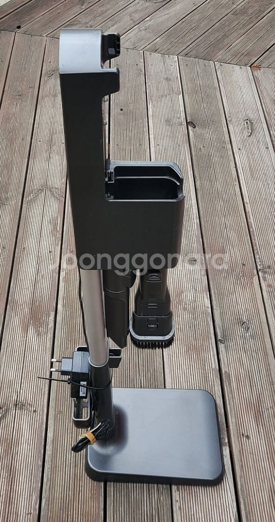 LG 코드제로 부품 충전거치대와 브러쉬들과 완드봉--2