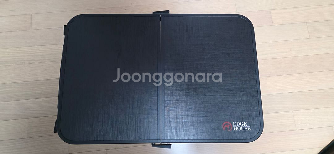 엣지하우스 접이식 테이블 2폴딩 팝니다.--0