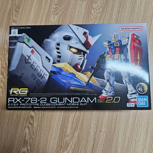 RG 퍼스트 건담 2.0 미개봉 반다이 건프라