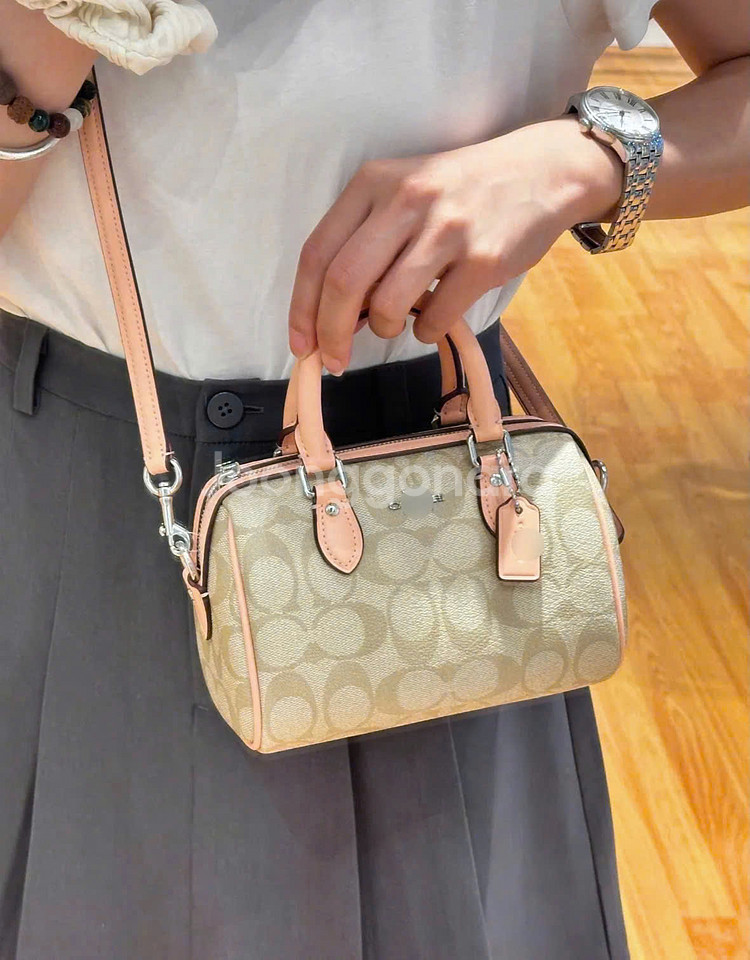 코치 미니 로완 크로스 바디 백 CS183--8