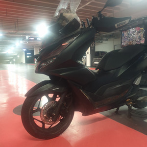 pcx125 21년식 블랙 팝니다.