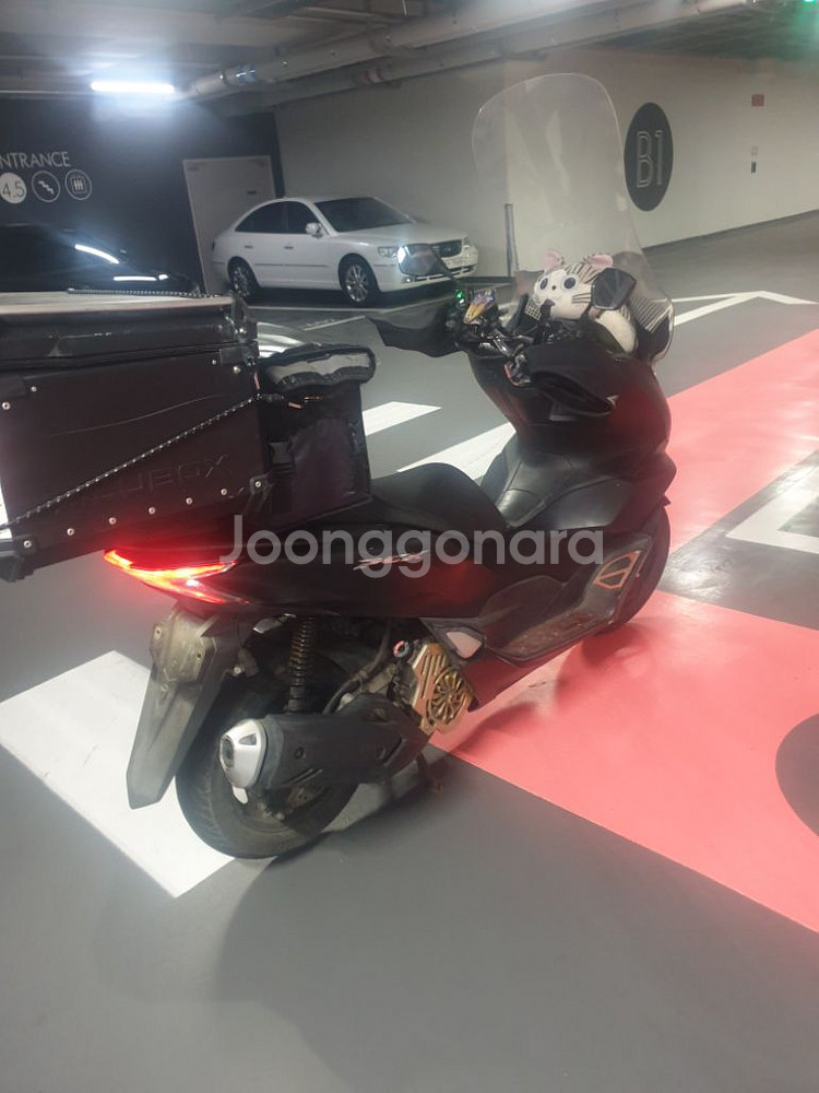 pcx125 21년식 블랙 팝니다.--5
