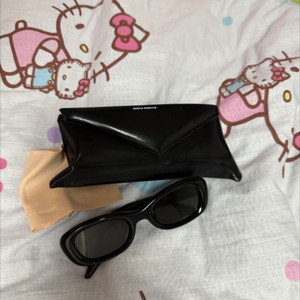젠틀몬스터 탐부 블랙 선글라스