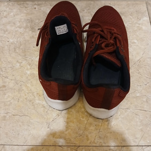 여성중고 운동화235