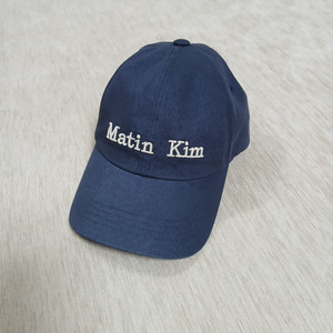 마뗑킴 레터링 볼캡 네이비 새것