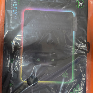 레이저 FireFly V2 마우스패드
