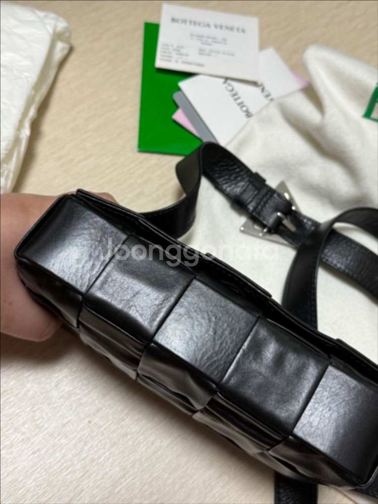 보테가 베네타 카세트백 스몰 블랙 (717587)--3