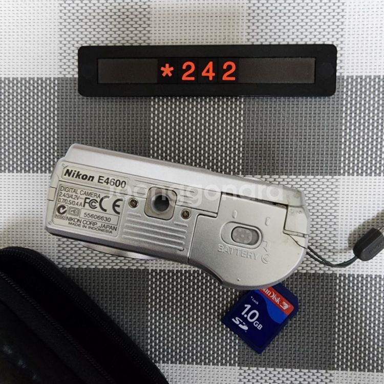 니콘 쿨픽스 4600 디지털카메라 파우치포함--4