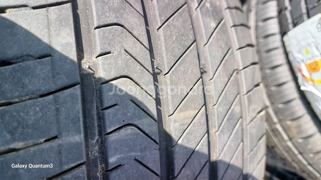 245/45R18 금호 TA91 중고타이어 2본 팝니다--0