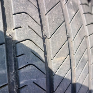 245/45R18 금호 TA91 중고타이어 2본 팝니다