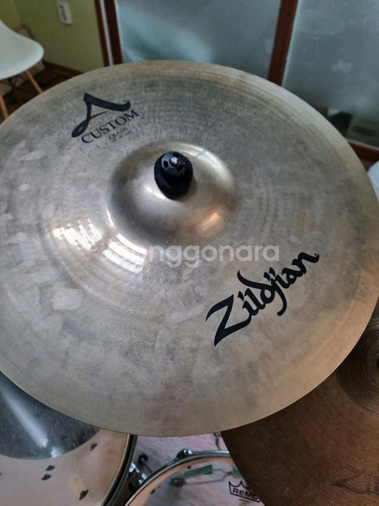 질전 Zildjian A Custom 18인치 크래쉬--1
