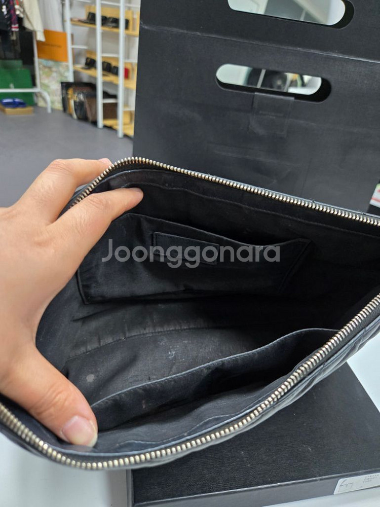 입생로랑 모노그램 마틀라세 클러치백 라지--6