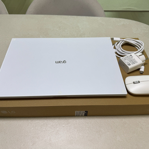 LG 그램 16Z90R-GA50K 화이트