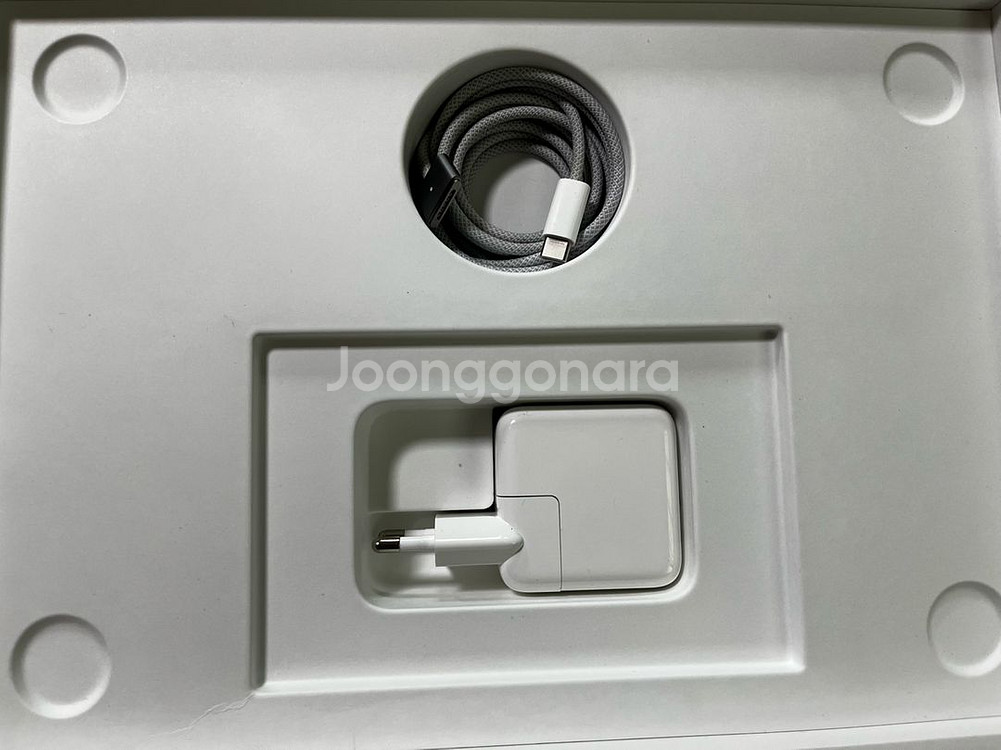 맥북에어 13인치 2022 / M2 / 16GB / 5--2