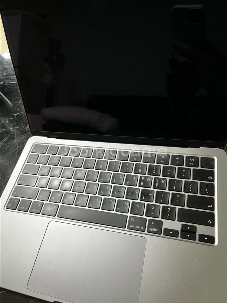 맥북에어 13인치 2022 / M2 / 16GB / 5--3