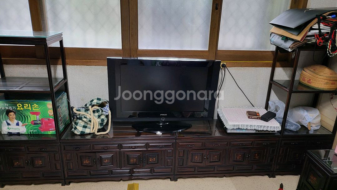 흑단나무로 제작한 장농 문갑 화장대 침대 그릇장 일체--2