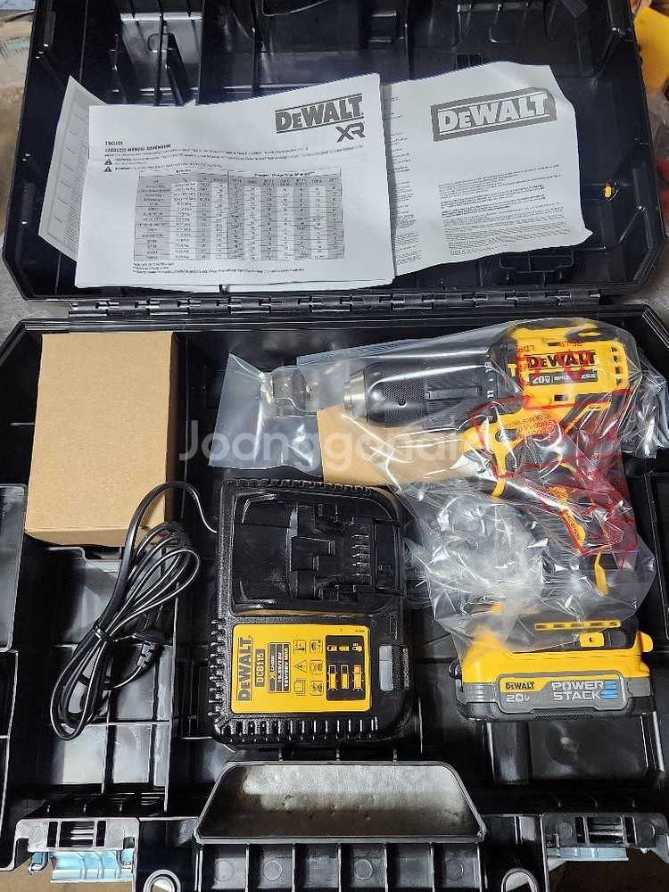 디월트 20v 충전해머드릴 DCD709E2T 새것판매--0